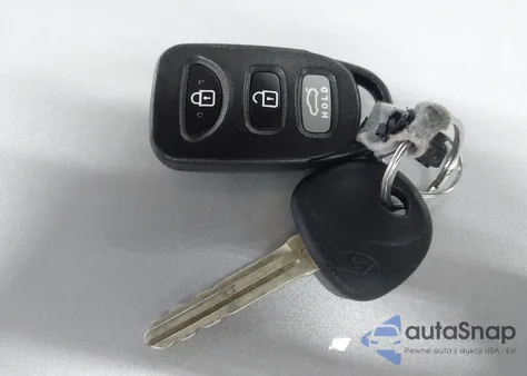 2014 Hyundai Elantra Limited z USA, uszkodzony, nr VIN KMHDH4AE1EU096213